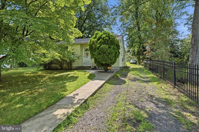 1138 SUNSET LN, Bensalem, PA 19020