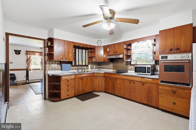 1138 SUNSET LN, Bensalem, PA 19020