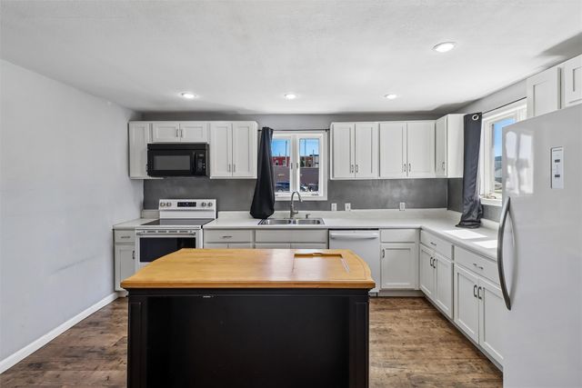 100 W Boston Avenue, Indianola, IA 50125