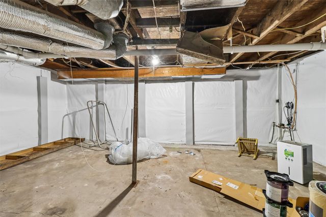 100 W Boston Avenue, Indianola, IA 50125