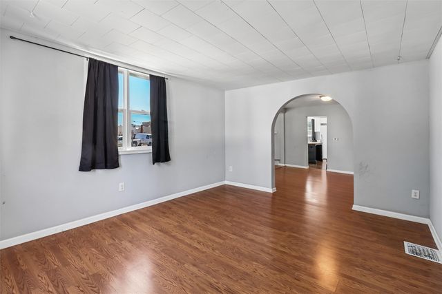 100 W Boston Avenue, Indianola, IA 50125