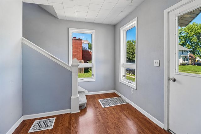 100 W Boston Avenue, Indianola, IA 50125