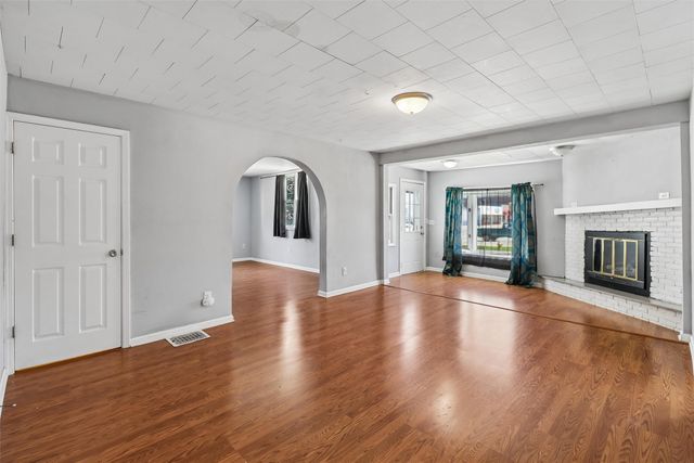 100 W Boston Avenue, Indianola, IA 50125