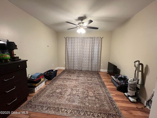 8 Broadway, Gloversville, NY 12078