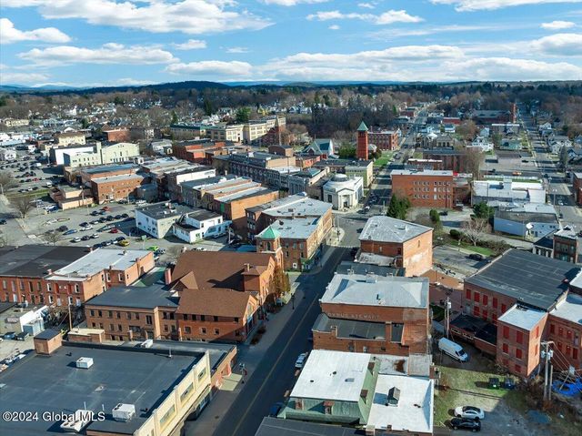 8 Broadway, Gloversville, NY 12078