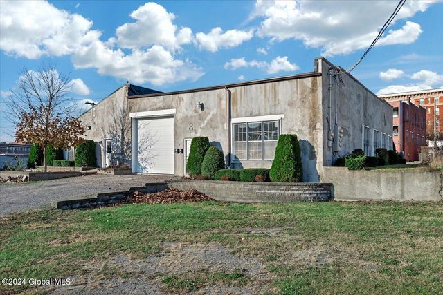 8 Broadway, Gloversville, NY 12078