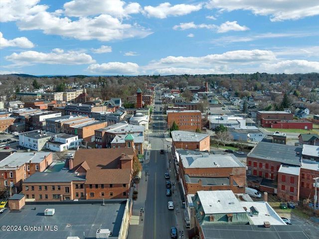 8 Broadway, Gloversville, NY 12078