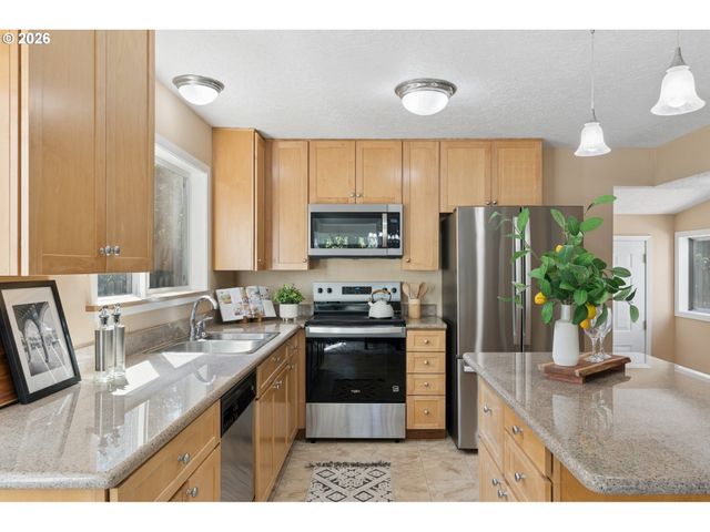 7920 Se HAWTHORNE Blvd, Portland, OR 97215