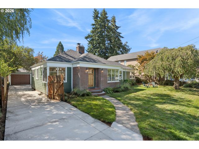 7920 Se HAWTHORNE Blvd, Portland, OR 97215