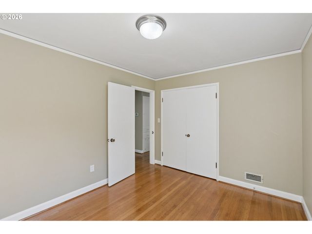 7920 Se HAWTHORNE Blvd, Portland, OR 97215