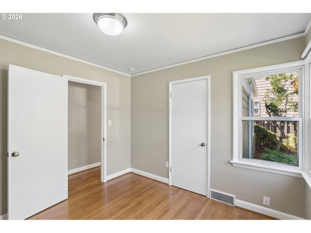 7920 Se HAWTHORNE Blvd, Portland, OR 97215