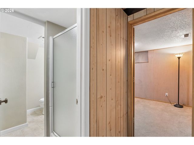 7920 Se HAWTHORNE Blvd, Portland, OR 97215