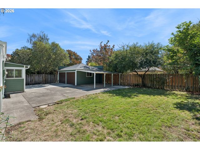 7920 Se HAWTHORNE Blvd, Portland, OR 97215