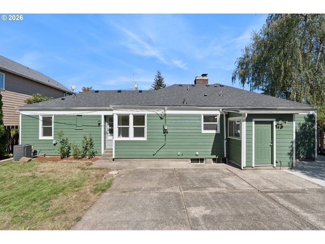 7920 Se HAWTHORNE Blvd, Portland, OR 97215