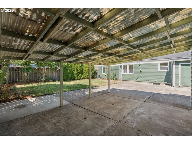 7920 Se HAWTHORNE Blvd, Portland, OR 97215