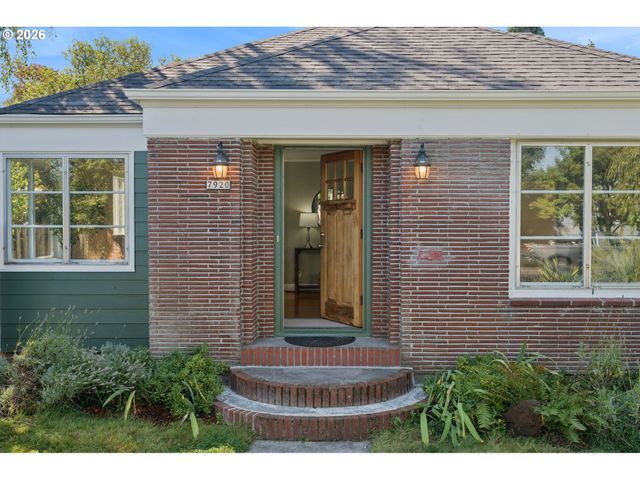 7920 Se HAWTHORNE Blvd, Portland, OR 97215