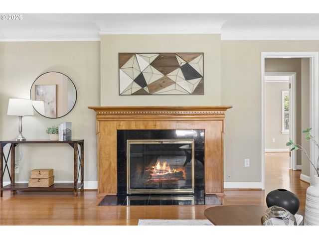 7920 Se HAWTHORNE Blvd, Portland, OR 97215