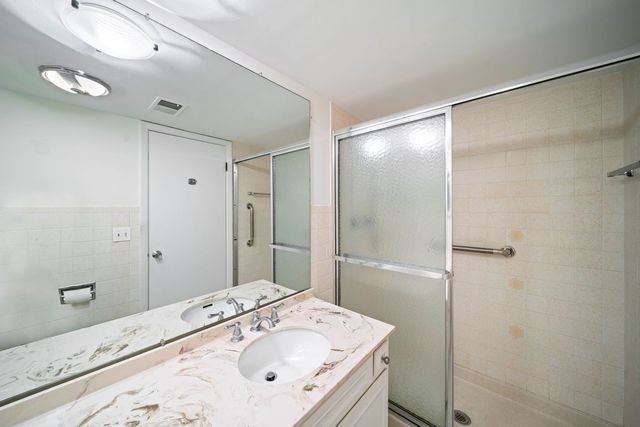 701 Ridge Road 2A, Wilmette, IL 60091