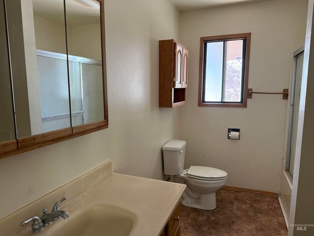 141 Wirsching Ave W, Twin Falls, ID 83301