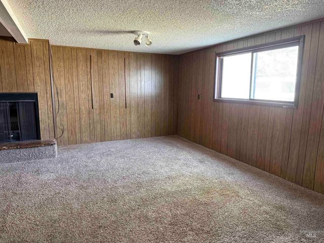 141 Wirsching Ave W, Twin Falls, ID 83301