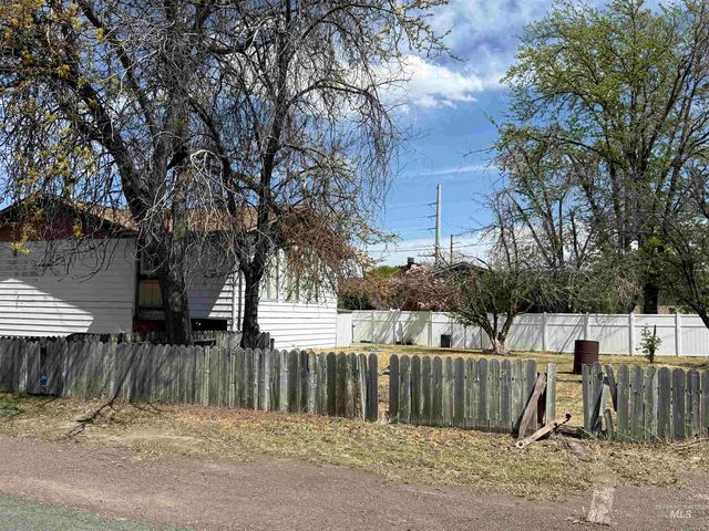 141 Wirsching Ave W, Twin Falls, ID 83301