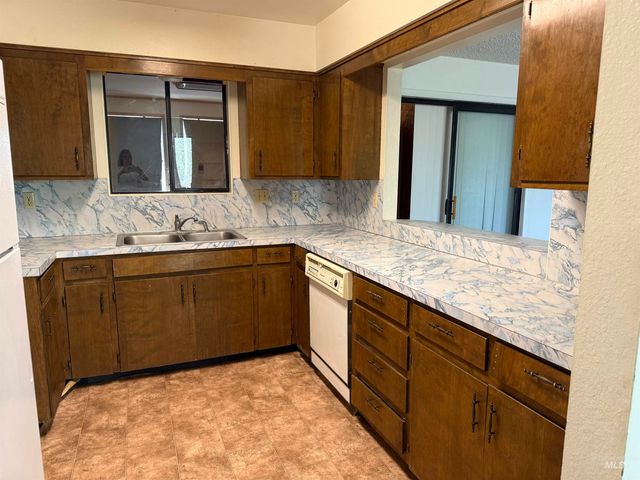 141 Wirsching Ave W, Twin Falls, ID 83301