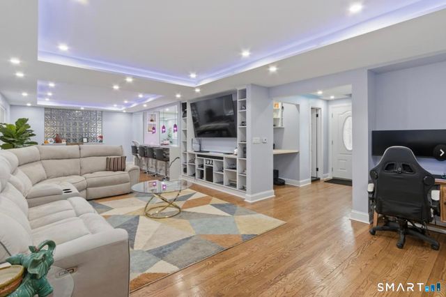 589 Racebrook Road, Orange, CT 06477