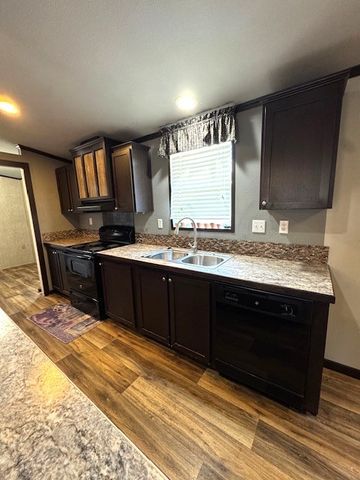 121 Tropical Breeze Lane, Aransas Pass, TX 78336