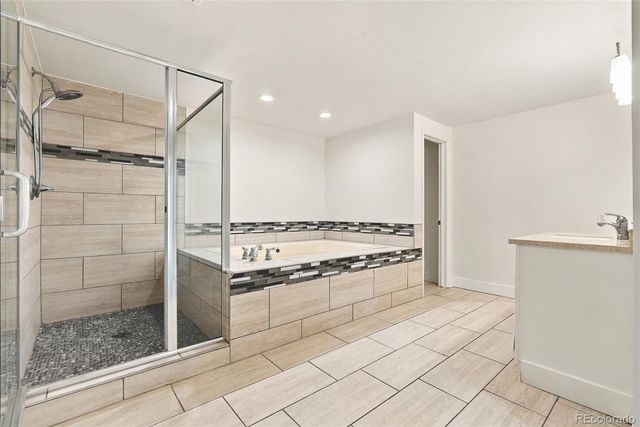 5070 S Olathe, Centennial, CO 80015