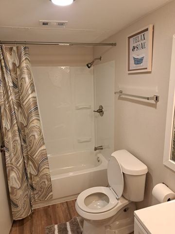 1702 Crest Point Drive, Arlington, TX 76012