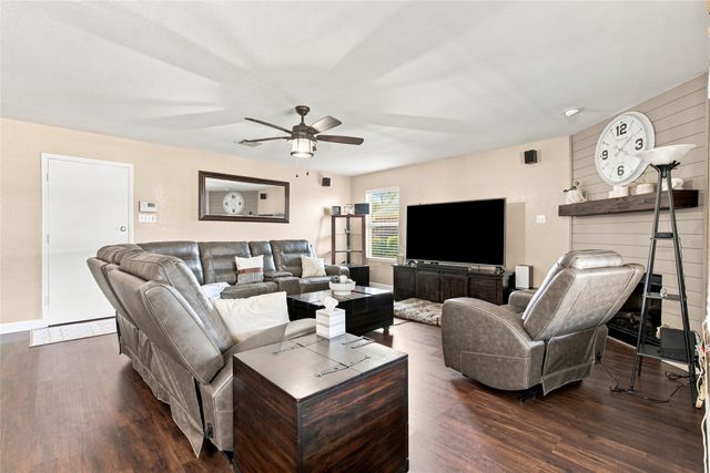 4917 Trail Hollow Drive, Fort Worth, TX 76244