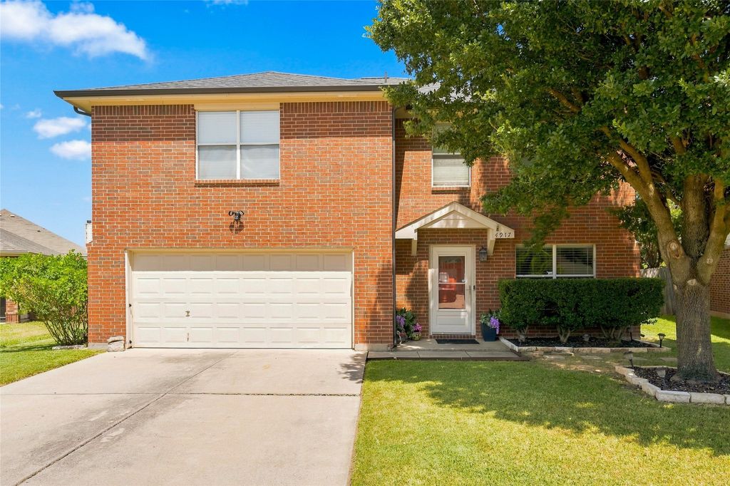 4917 Trail Hollow Drive, Fort Worth, TX 76244
