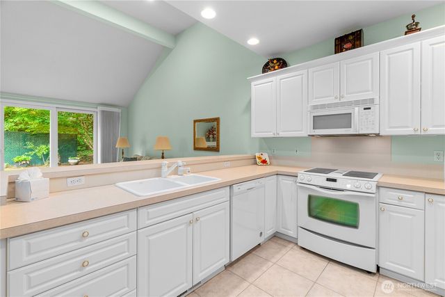 7002 Fairway Lane SE, Olympia, WA 98501