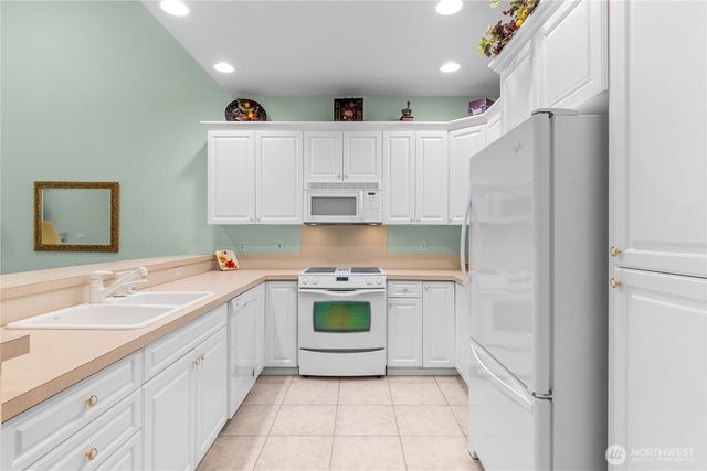 7002 Fairway Lane SE, Olympia, WA 98501