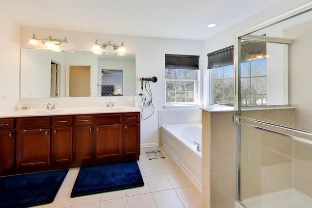 2553 LYMAN Loop, Yorkville, IL 60560