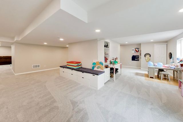 2553 LYMAN Loop, Yorkville, IL 60560
