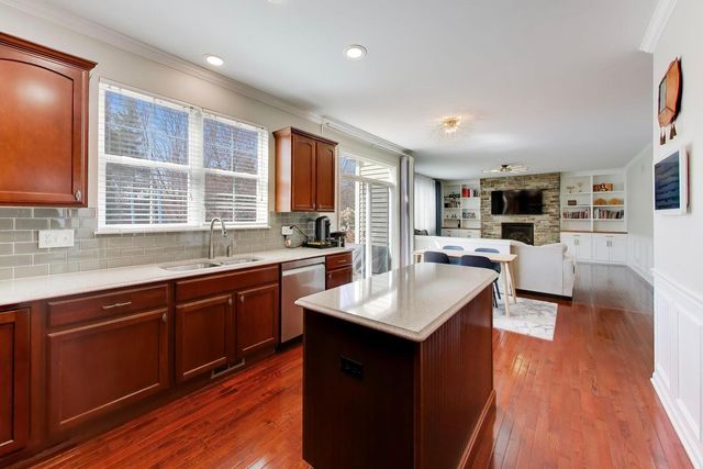 2553 LYMAN Loop, Yorkville, IL 60560
