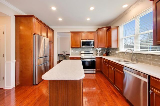 2553 LYMAN Loop, Yorkville, IL 60560