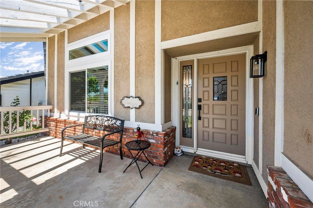 Image 3 of property listing at 27184 Highlands Lane, Valencia, CA 91354