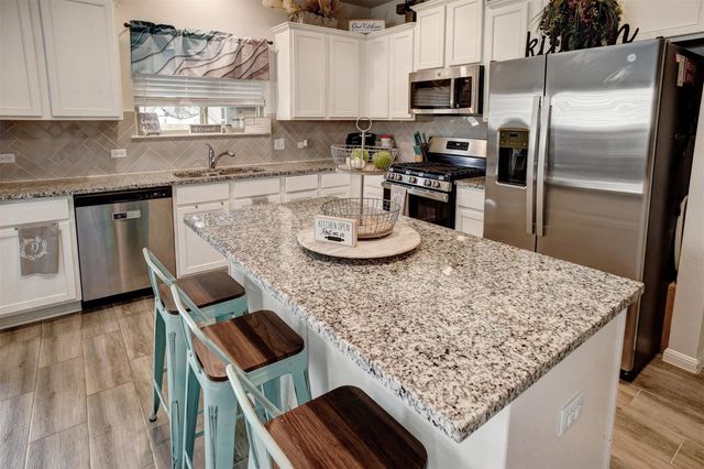 205 Driftwood LN, Bastrop, TX 78602