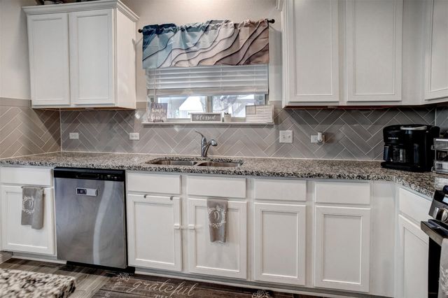 205 Driftwood LN, Bastrop, TX 78602