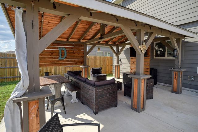 205 Driftwood LN, Bastrop, TX 78602