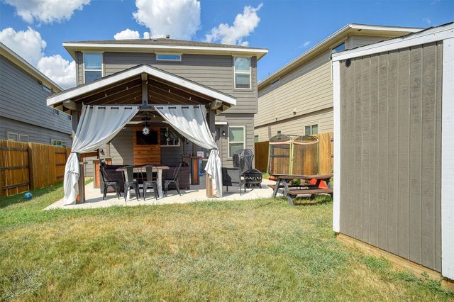 205 Driftwood LN, Bastrop, TX 78602