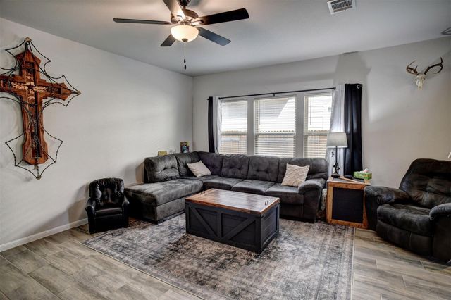 205 Driftwood LN, Bastrop, TX 78602