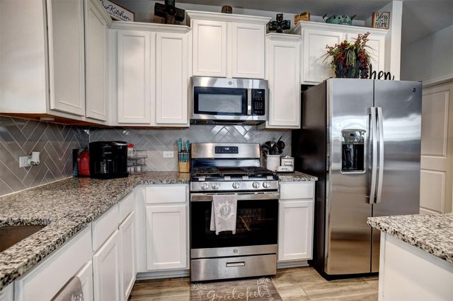 205 Driftwood LN, Bastrop, TX 78602