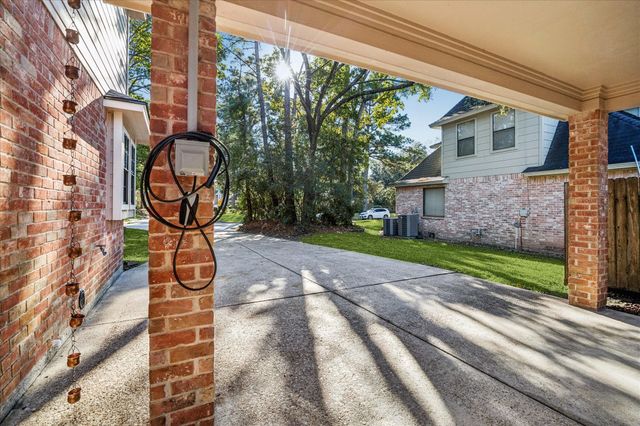 5115 Gladehill Drive, Kingwood, TX 77345