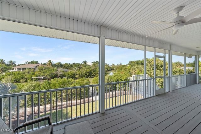 2479 Harbour LN, Sanibel, FL 33957