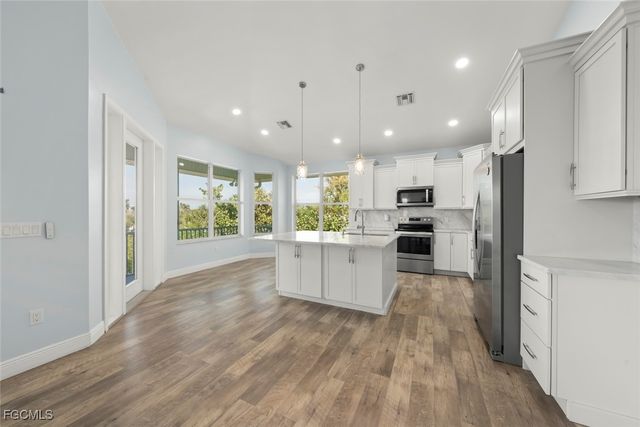 2479 Harbour LN, Sanibel, FL 33957