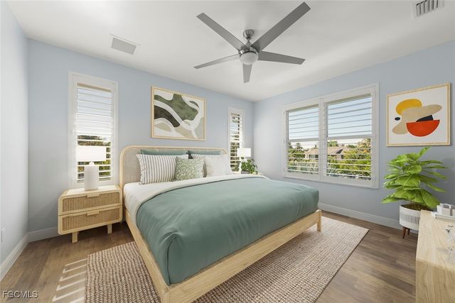 2479 Harbour LN, Sanibel, FL 33957