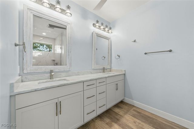 2479 Harbour LN, Sanibel, FL 33957